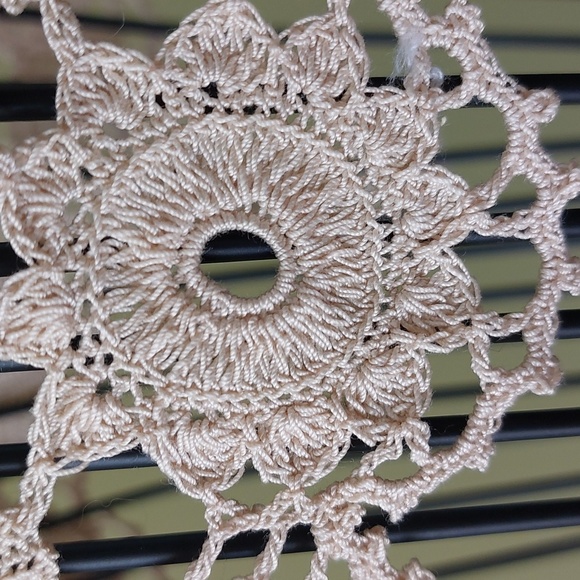 NWOT, Hand-made crochet fancy colar - Picture 7 of 8